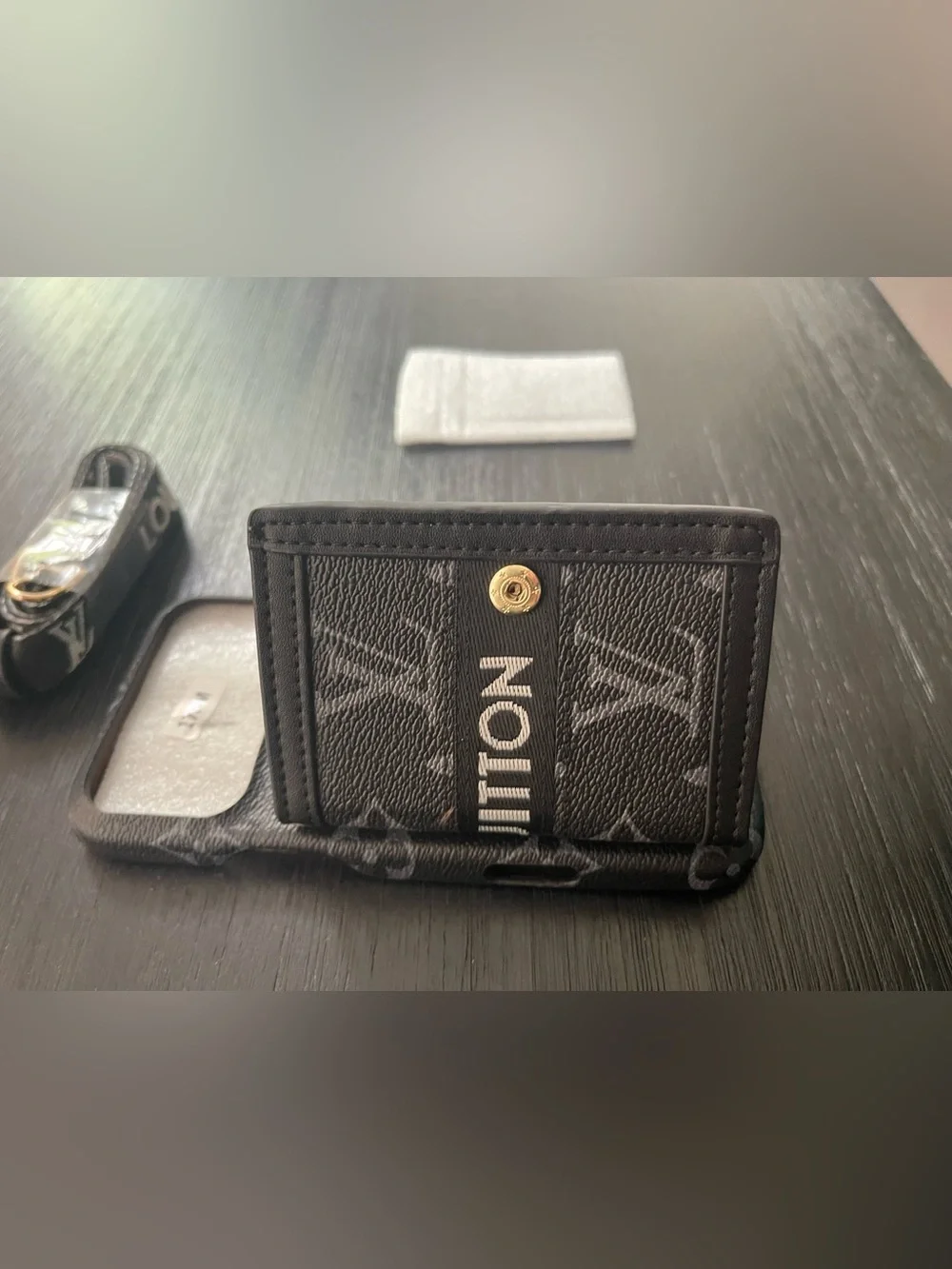 iPhone 17 pro max crossbody Cardholder Phone Case